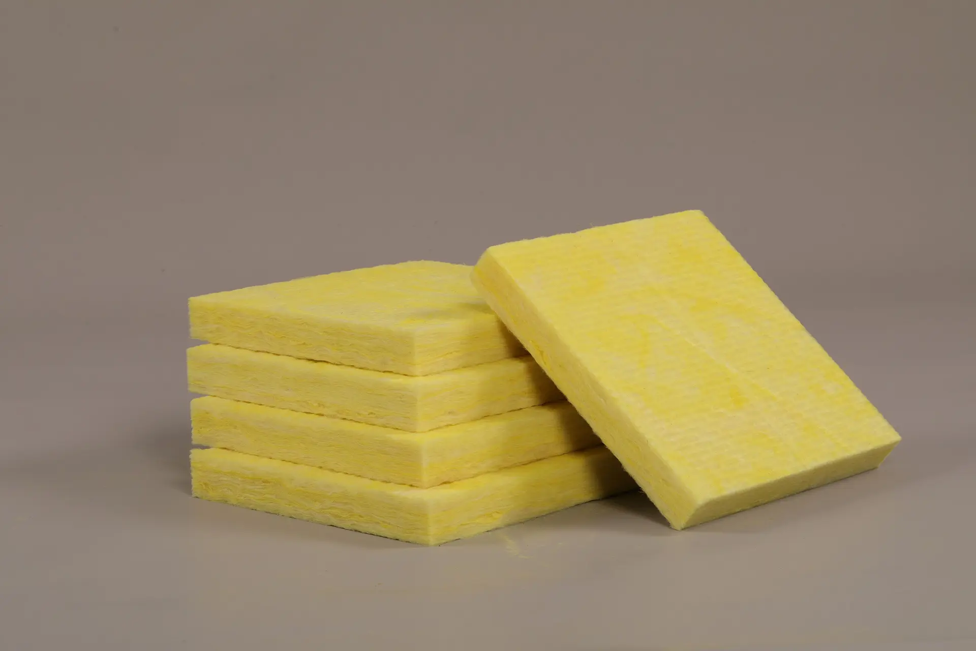 Glass Wool پشم شیشه ساختمانی و کاربردهای عایق‌کاری